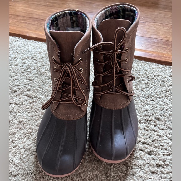 Marley Lilly Shoes - Marley Lilly Duck Boots Brown size 7